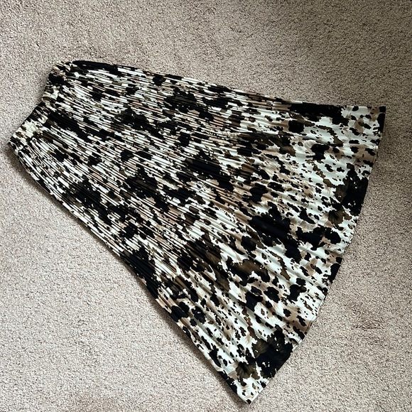 OAK + FORT Skirts Oak And Fort Pleated Skirt Poshmark